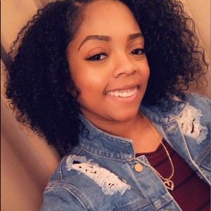 Meet your Posher, Danielle